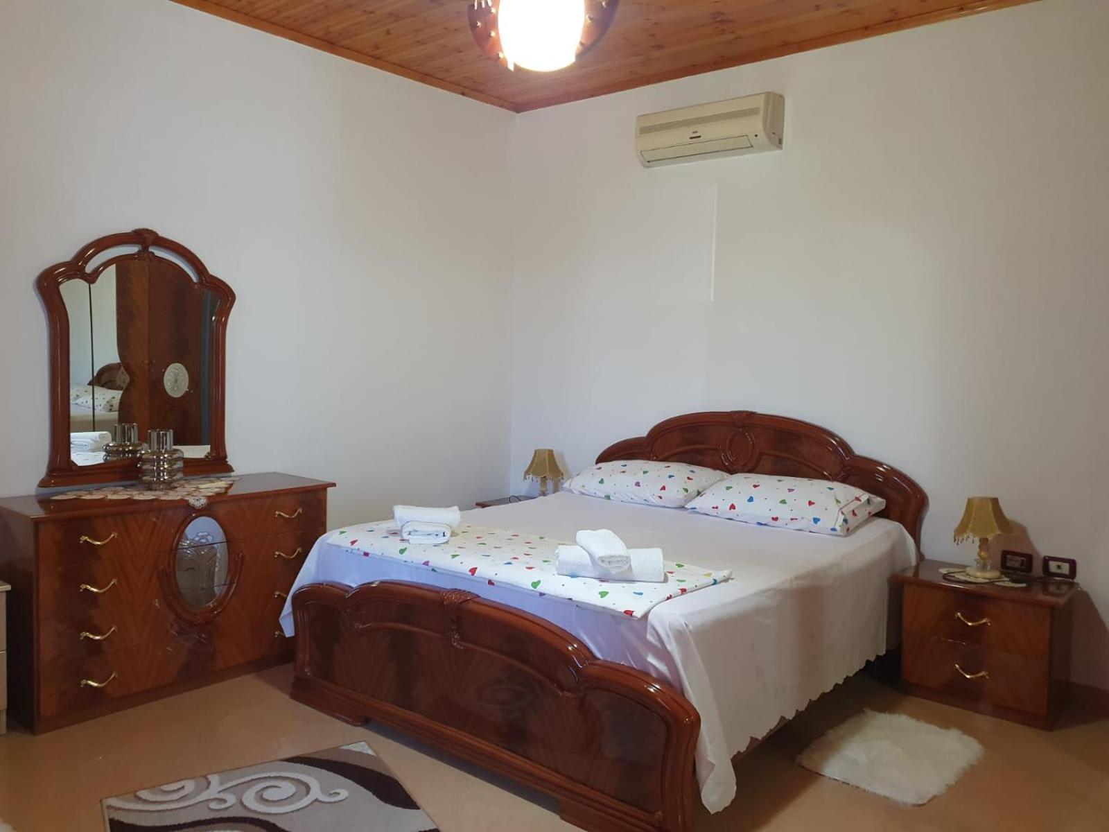 Sara Guesthouse Berat Exteriér fotografie